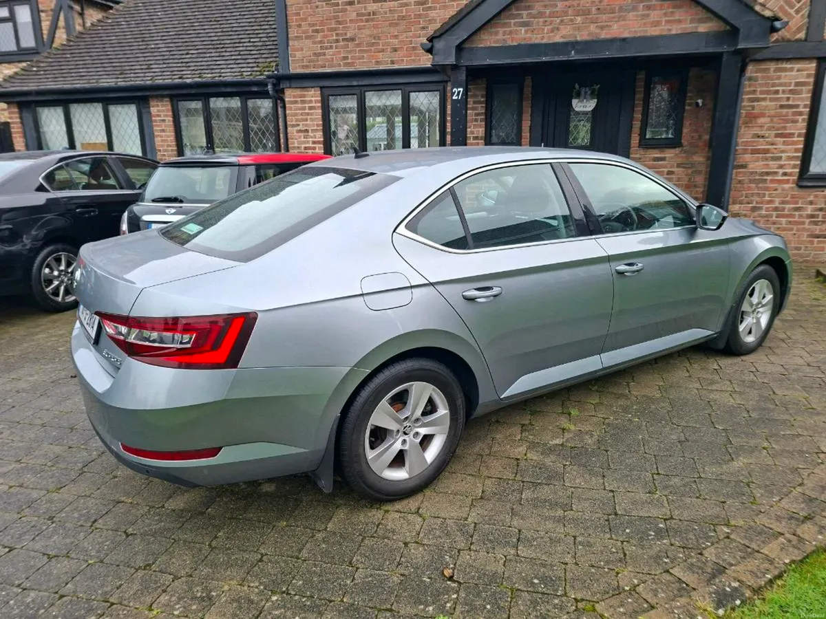 SKODA SUPERB AUTOMATIC 2016 5DR HATCHBACK - Image 2