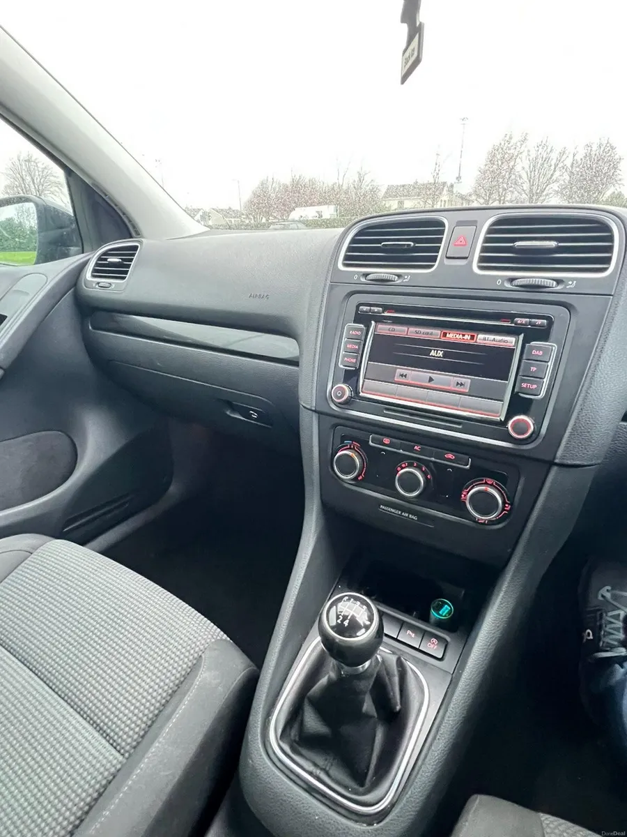 Volkswagen Golf 2011 - Image 3