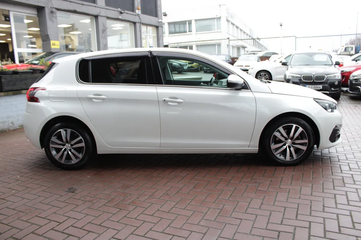 1.5HDI ALLURE 5DR HATCHBACK AUTO // ONLY 96,945KM, - Image 3
