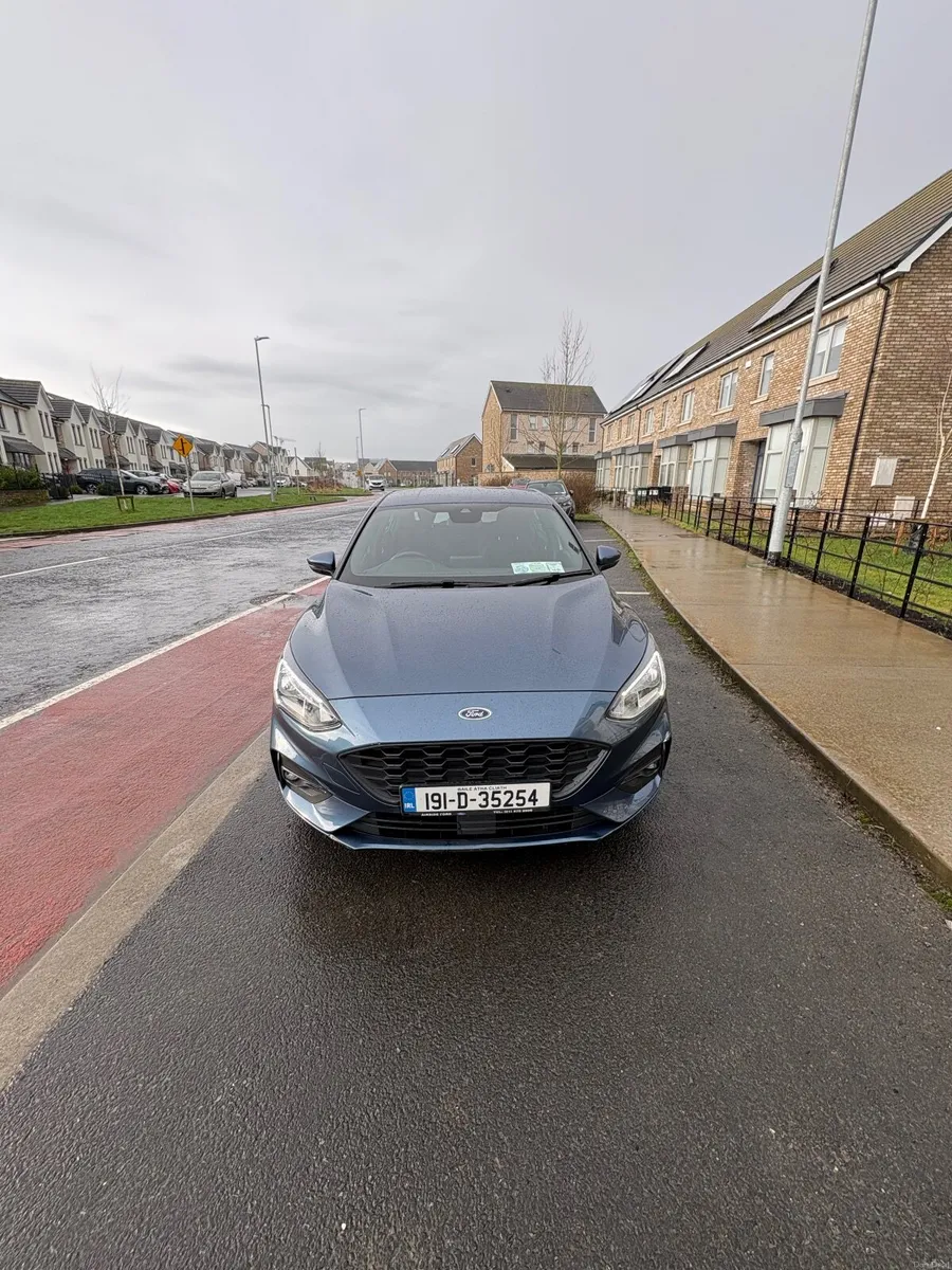 Ford Focus 2019 - Image 2