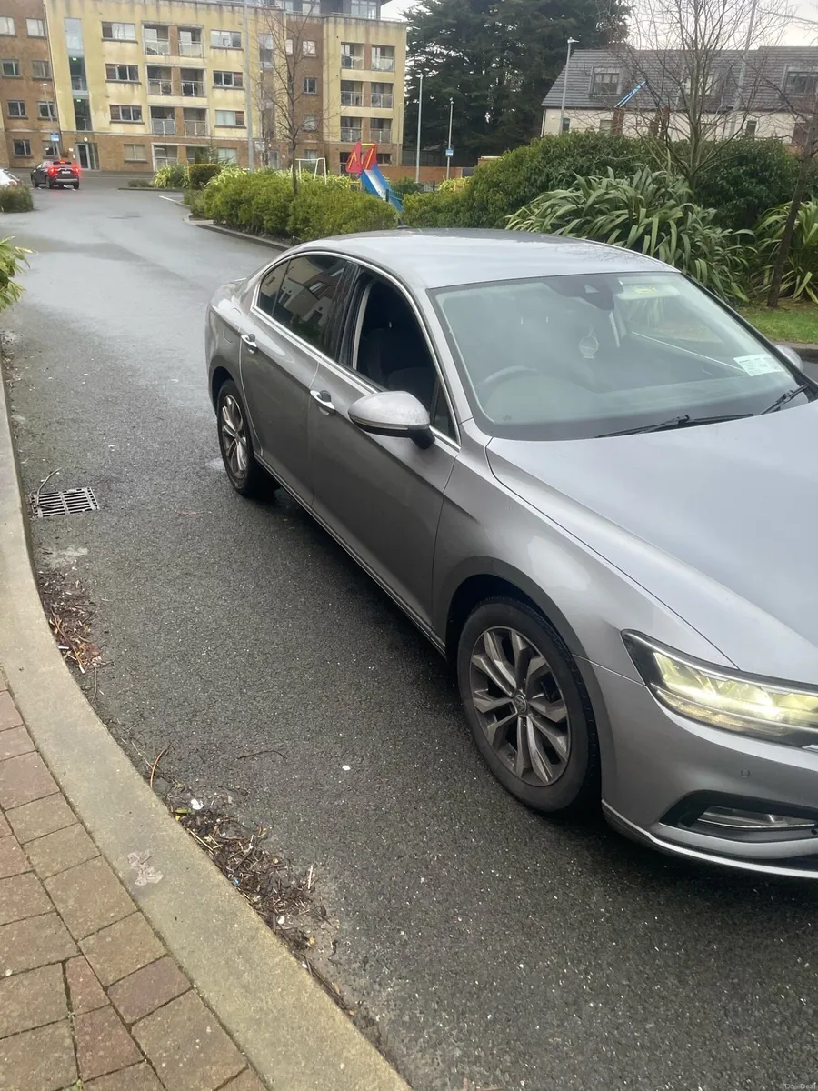 2020 Volkswagen  passet - Image 3