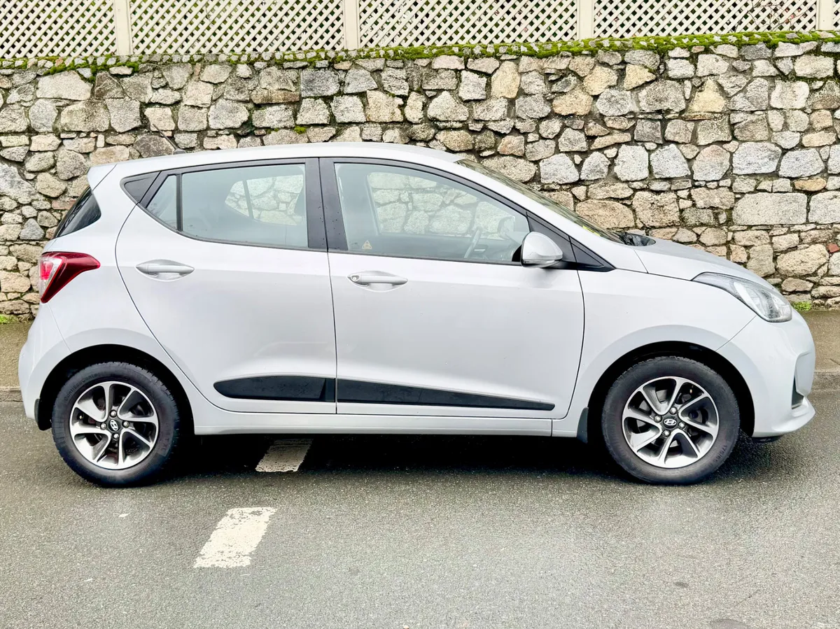 Hyundai i10 2019!!!DELUXE!!!AUTO!! ONLY 11K MLS !! - Image 3