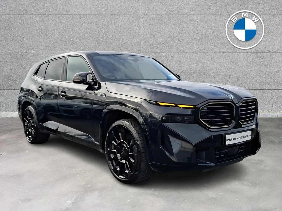 BMW XM 50e - Image 1
