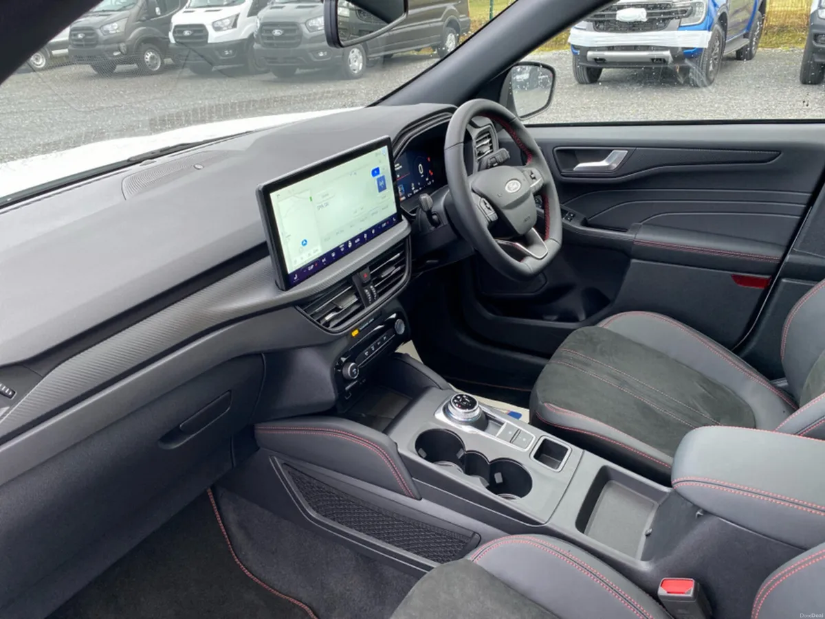 Ford Kuga ST-Line X Edition 2.5 PHEV..Pan Roof - Image 6