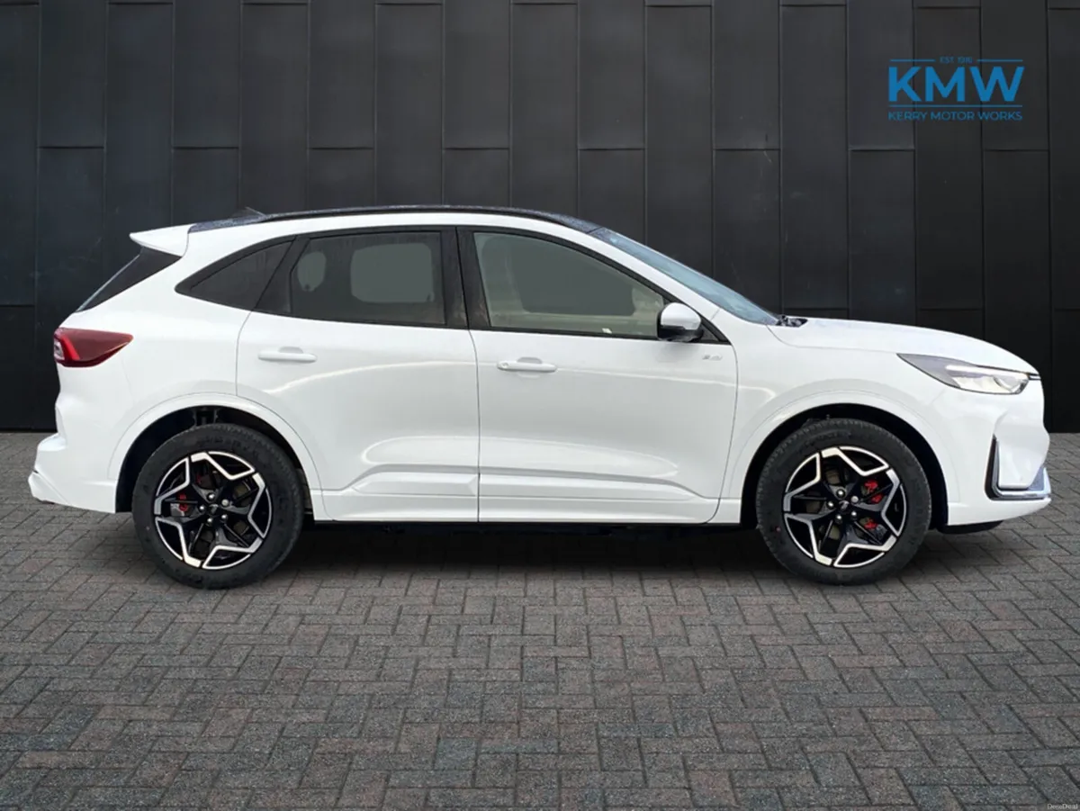 Ford Kuga ST-Line X Edition 2.5 PHEV..Pan Roof - Image 4