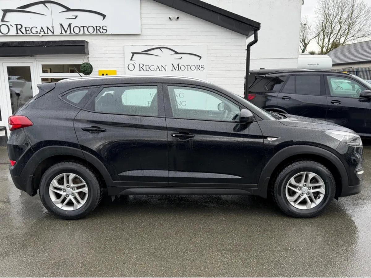 Hyundai Tucson 1.7 DIESEL COMFORT - Image 2