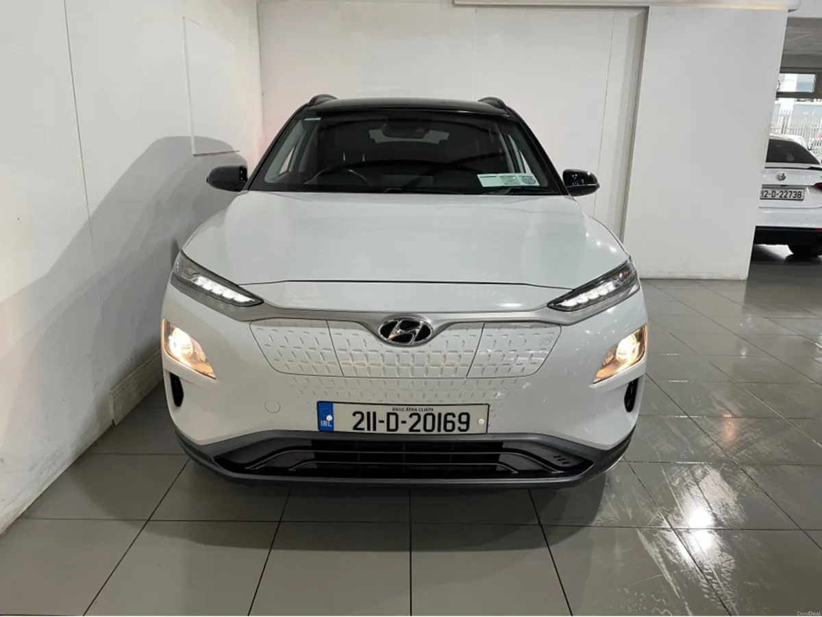 Hyundai KONA EV PREMIUM 64KWH BATTERY HEALTH 95.6% - Image 2