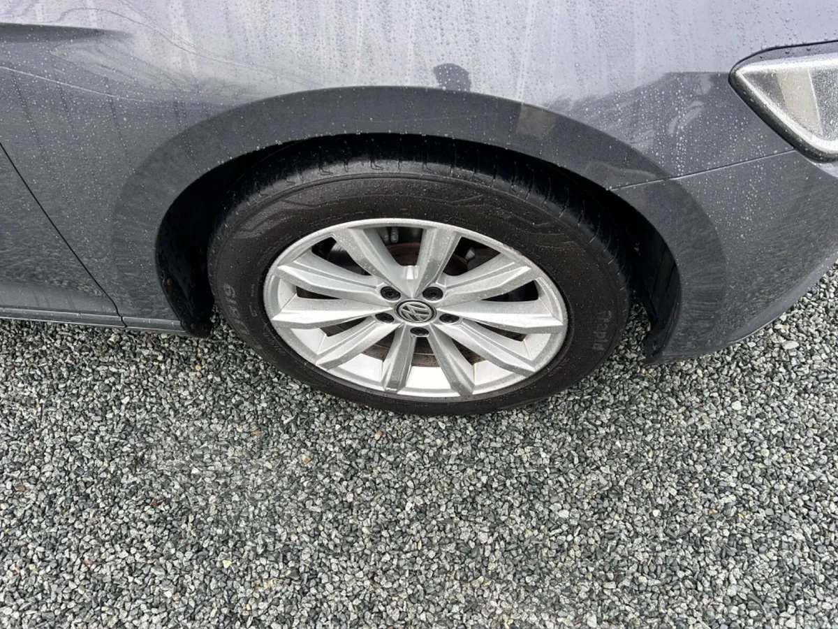 16 Volkswagen Passat 2.0 TDI BLUEMOTION - Image 4