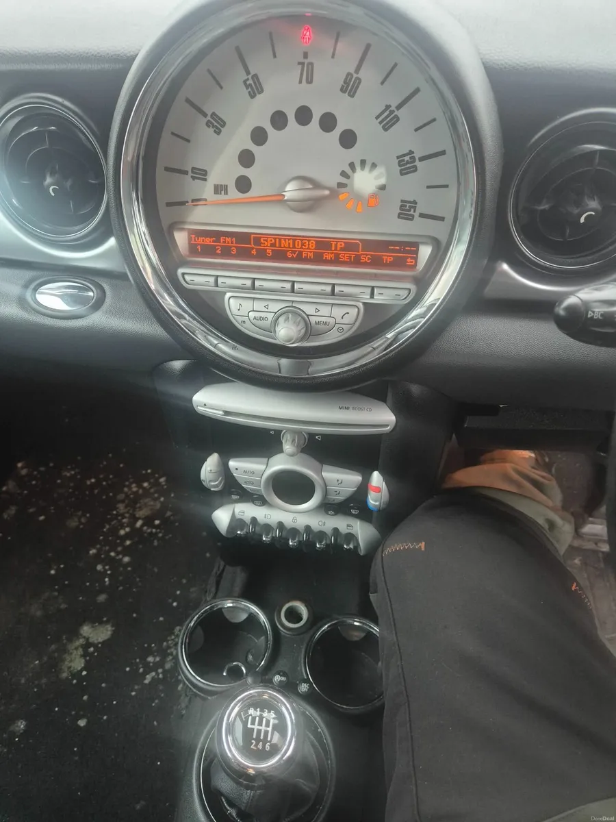 Mini Cooper 2009 - Image 2