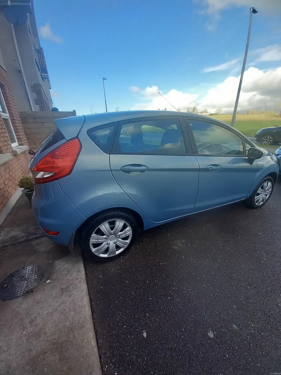 Ford Fiesta 2010 - Image 1