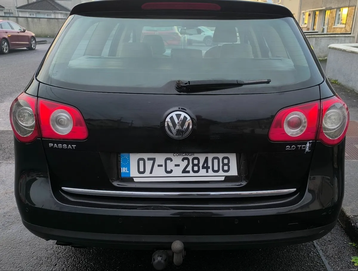 Volkswagen Passat 2007 - Image 2