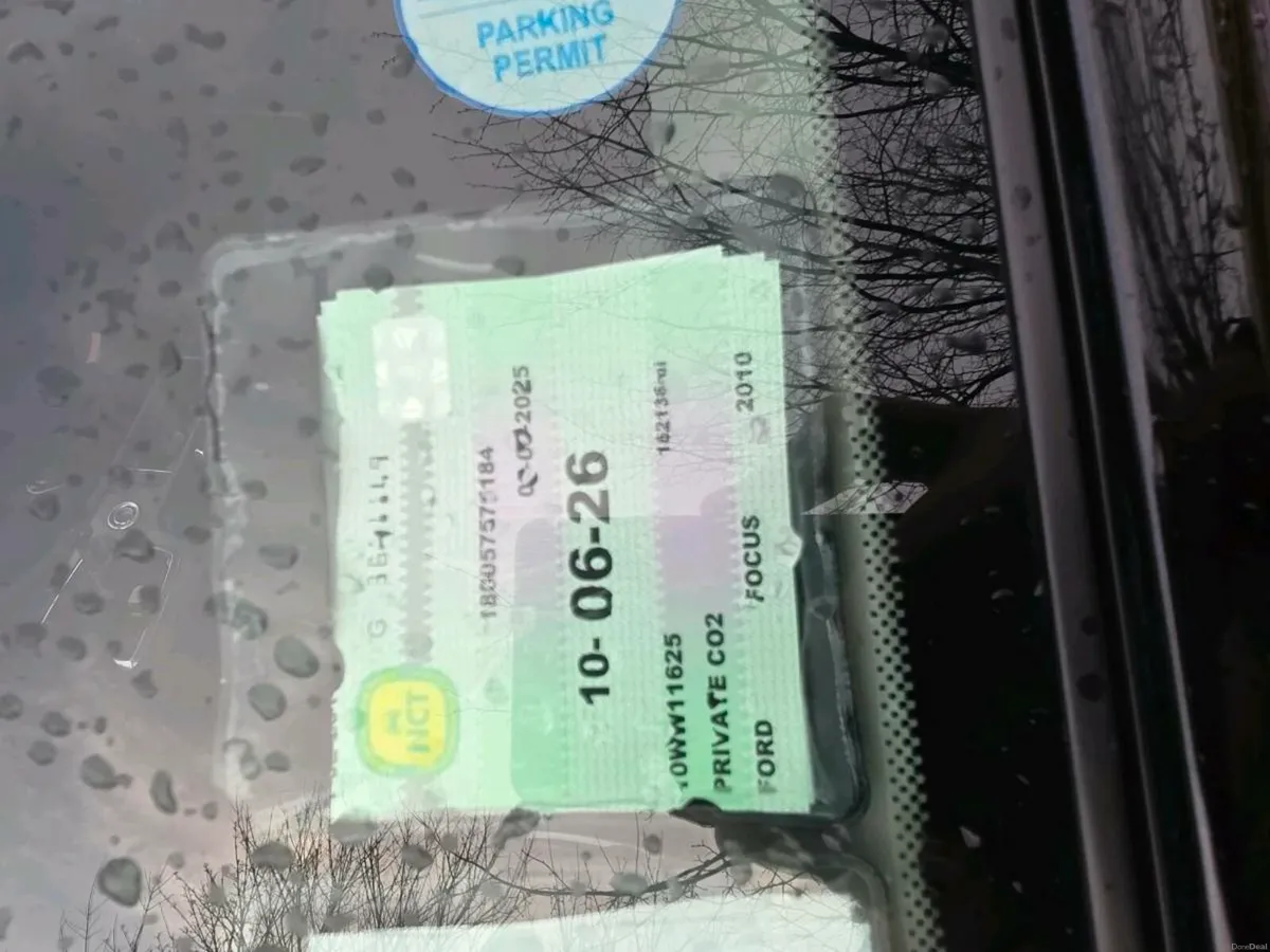 Ford Focus 2010 Titanium 1.6 - Image 2