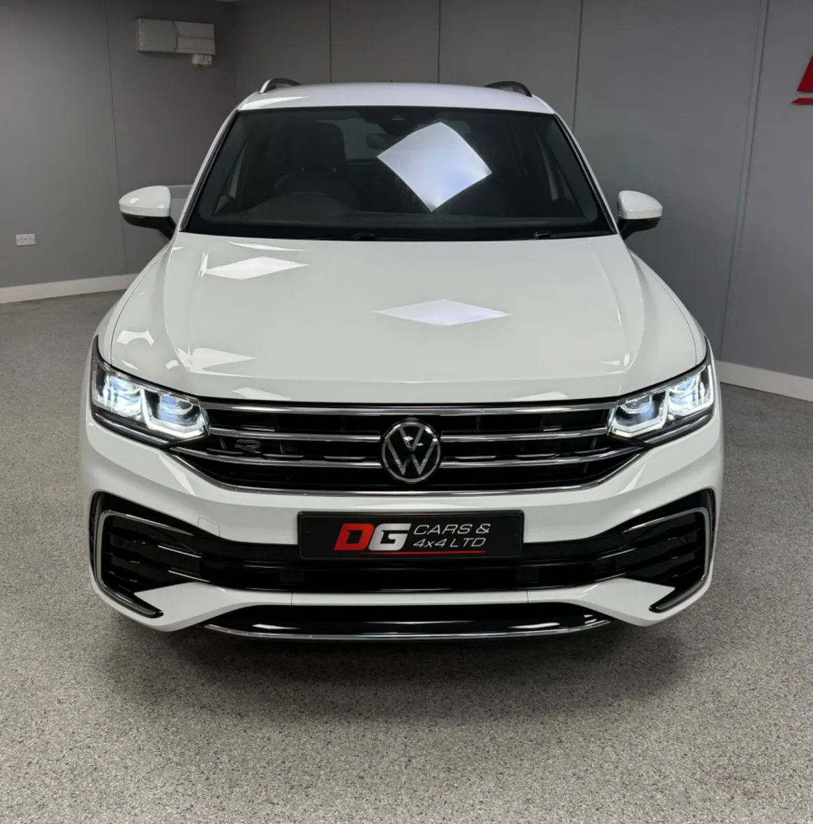 2022 Volkswagen Tiguan 1.4 TSI R Line DSG Auto - Image 2