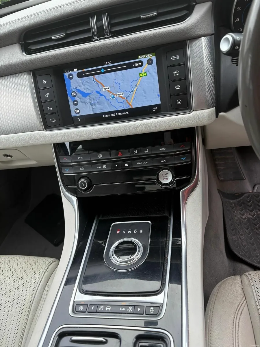 Jaguar XF 2017 - Image 4