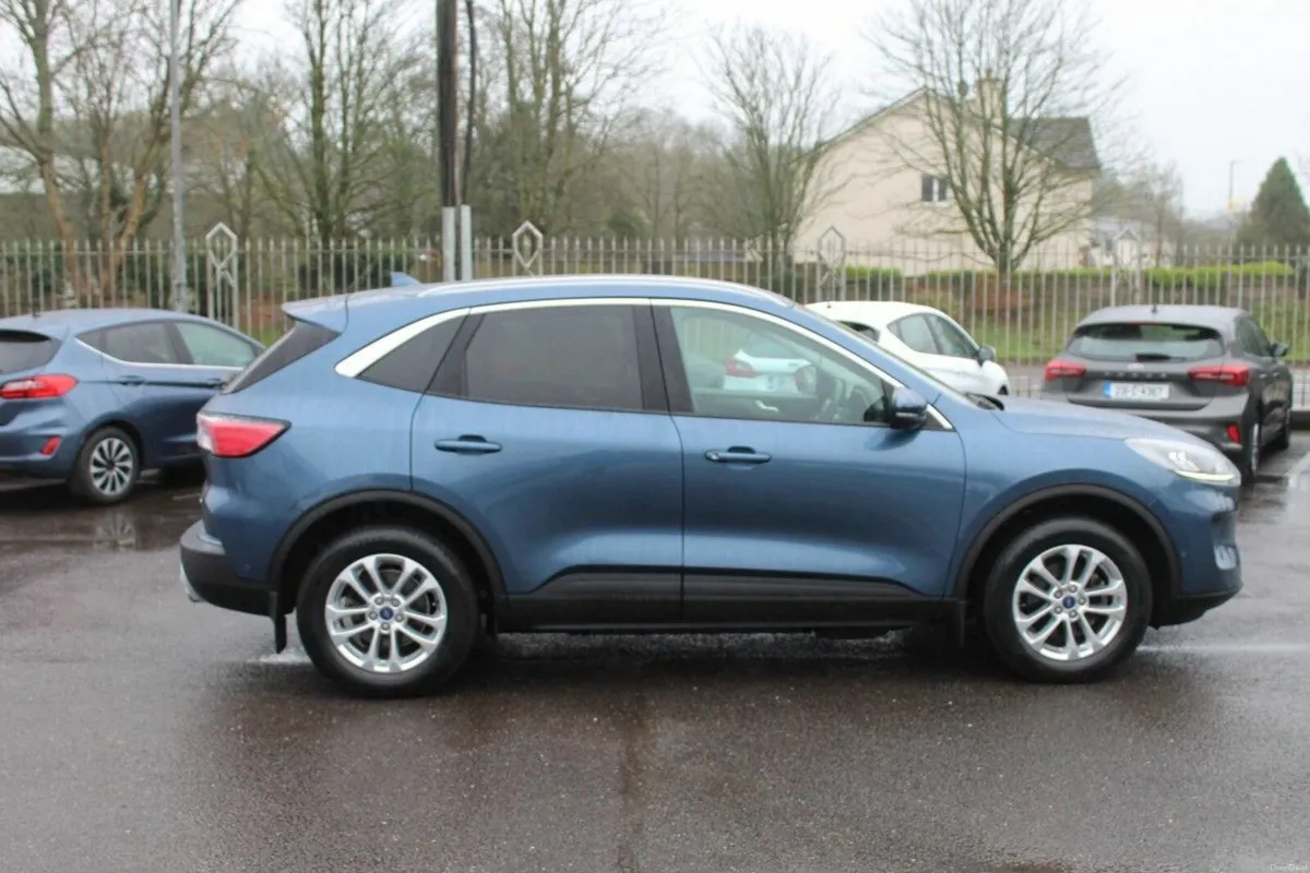 Ford Kuga 2.5 Duratec 225bhp PHEV Titanium Auto - Image 6