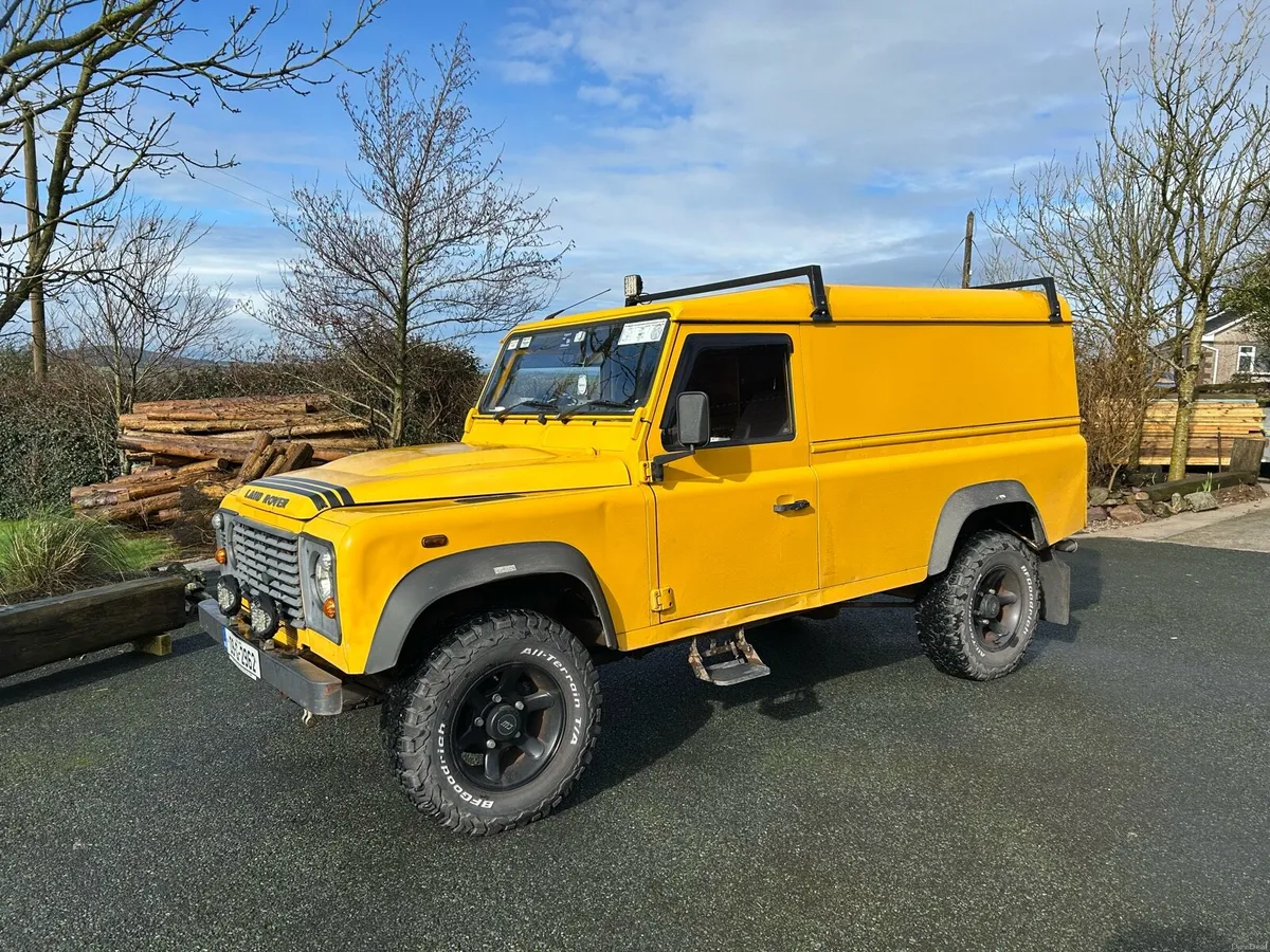 2009 Land Rover Defender 110 - Image 2