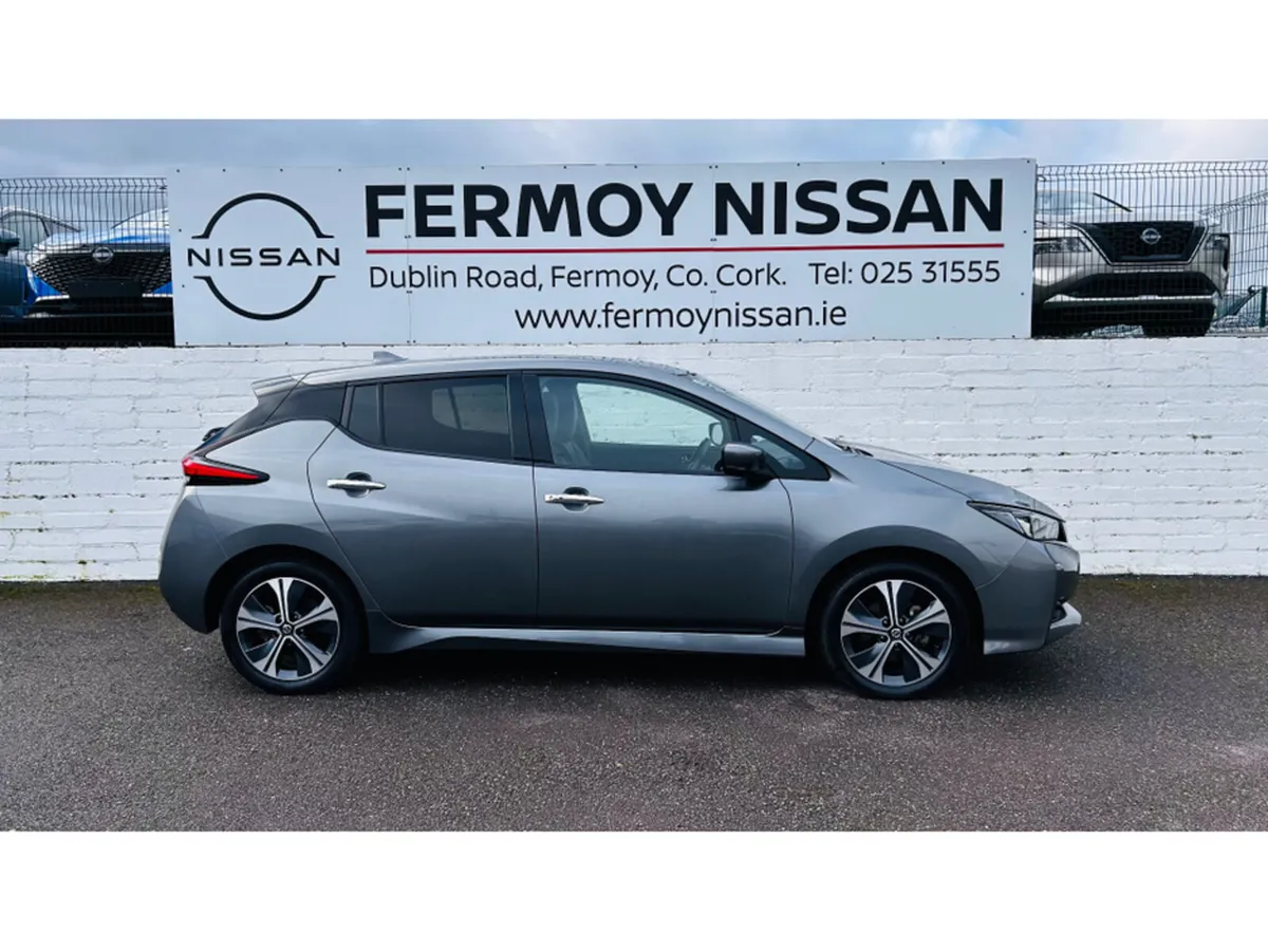 Nissan Leaf LARGER BATTERY 62K EV SVE - LEATHER SE - Image 4