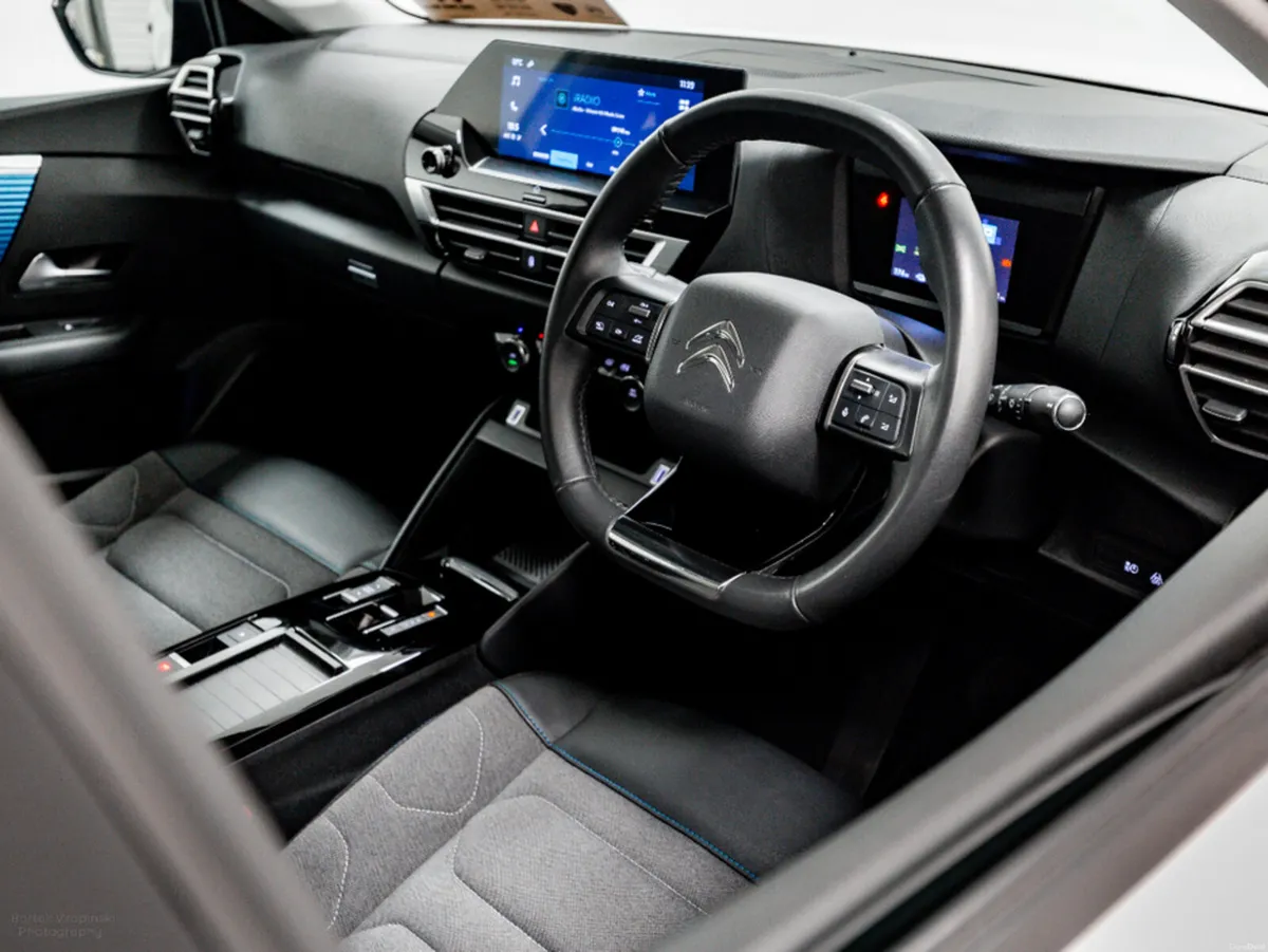 Citroen C4 ë-Sense Plus 50kWh Auto 136HP - Image 2