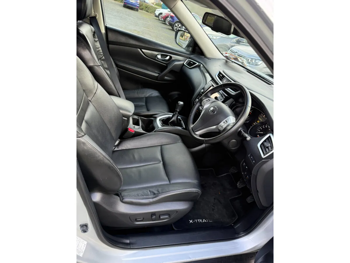 Nissan X-Trail 1.6 DSL SVE 7 SEAT E6 4DR - Image 2