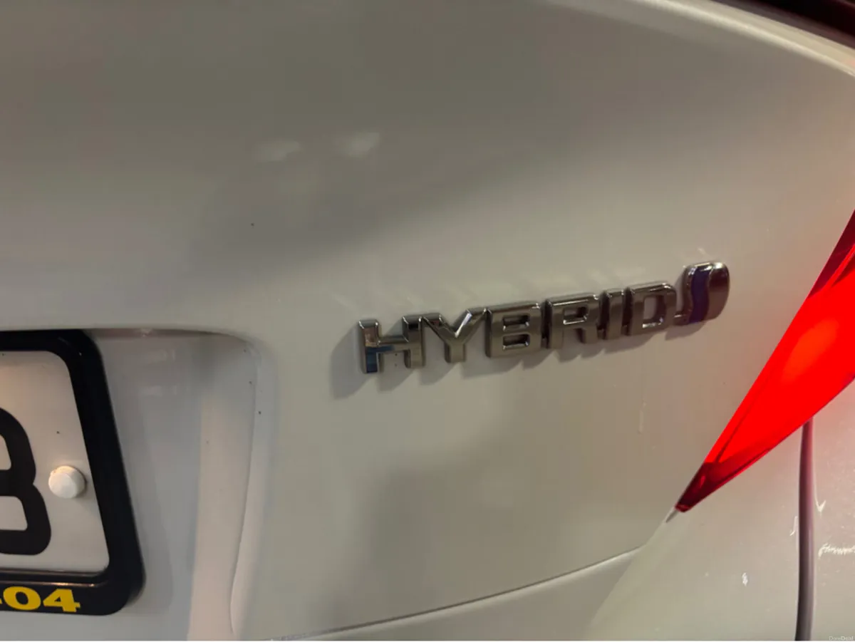 Toyota C-HR HYBRID SOL 4DR AUTO - Image 3