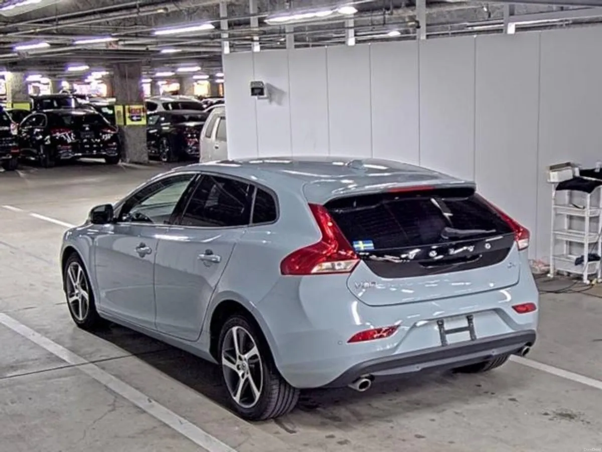 Volvo V40 2.0 D4 MOMENTUM AUTOMATIC **TOP SPEC / 1 - Image 3