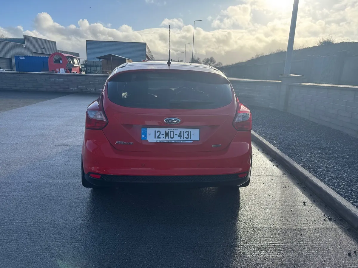 Ford Focus - Image 2