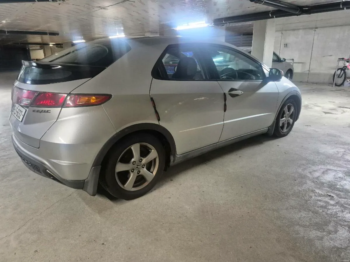 HONDA CIVIC - Image 4