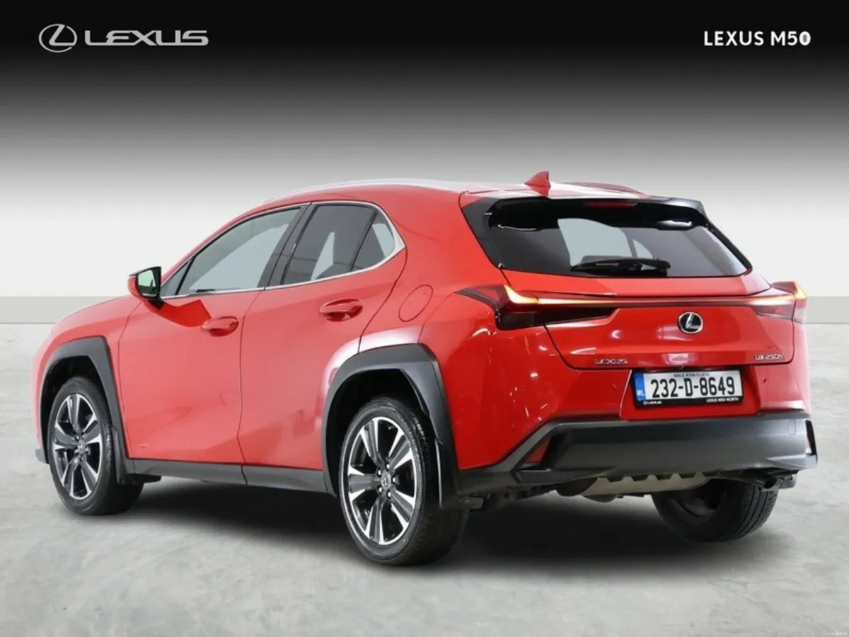 Lexus UX Dynamic - Image 3