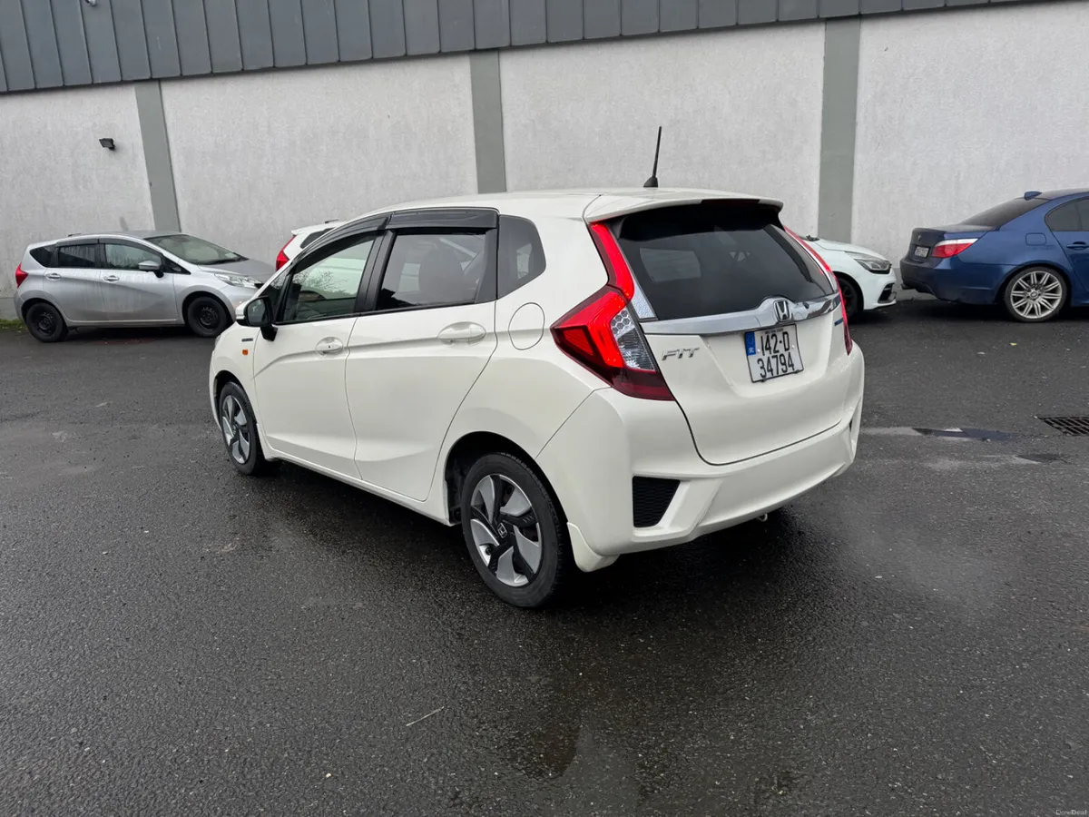 Honda Fit 2014 hybrid Automatic - Image 4