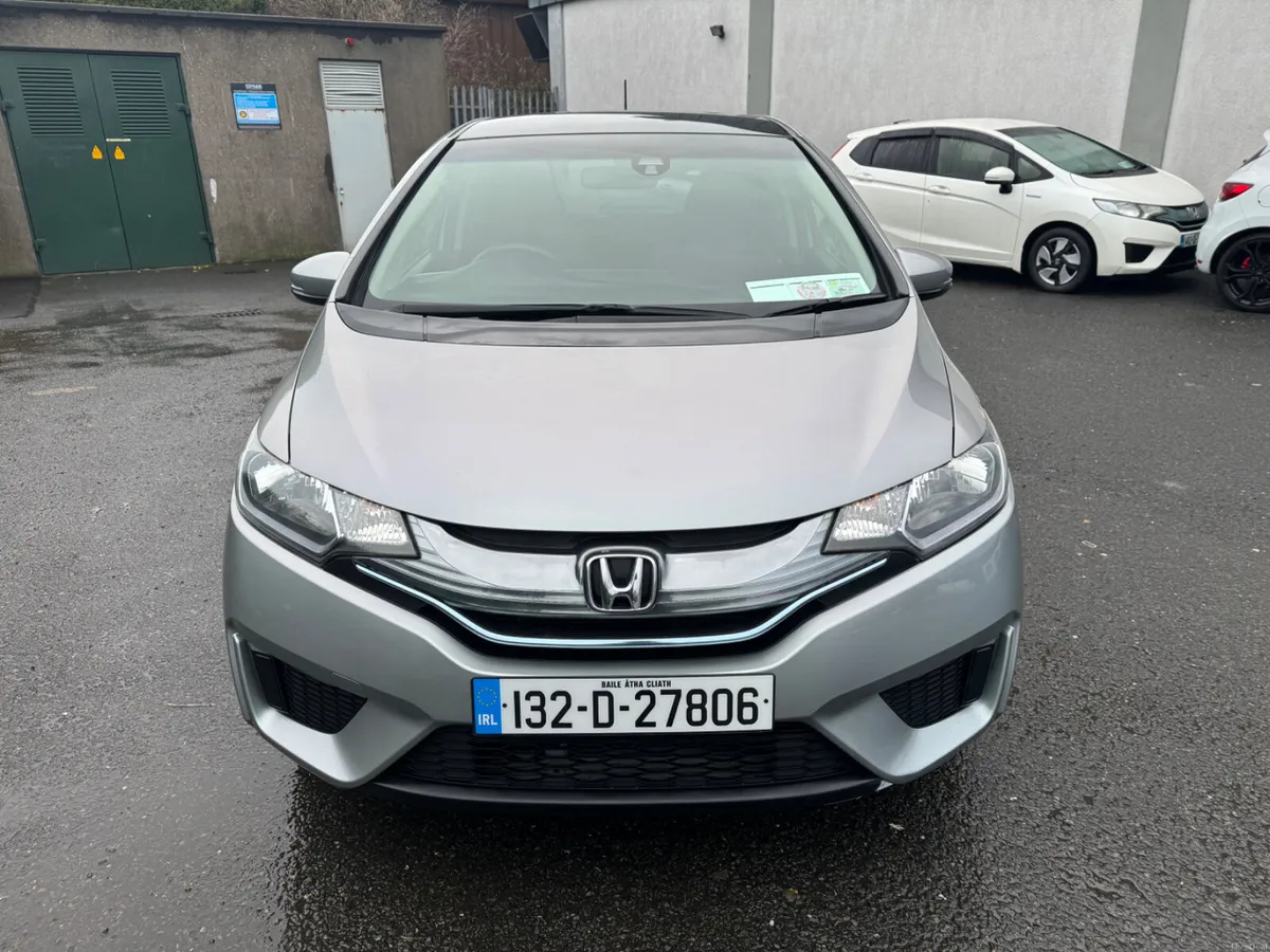 Honda Fit 2013 Automatic 1.5 Hybrid - Image 3