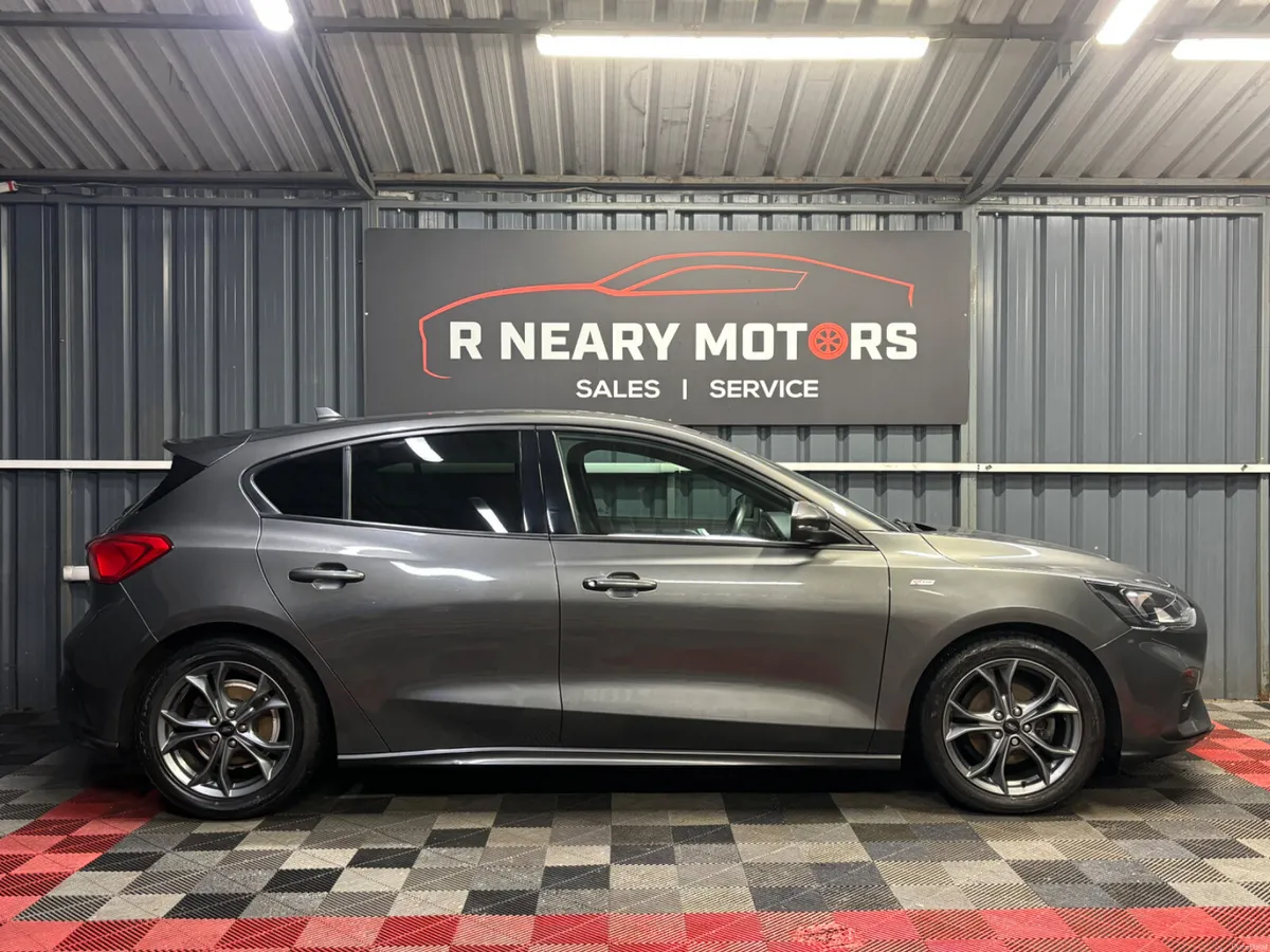 2021 Ford Focus  1.5 TDCi 120PS ST-Line Manual - Image 4
