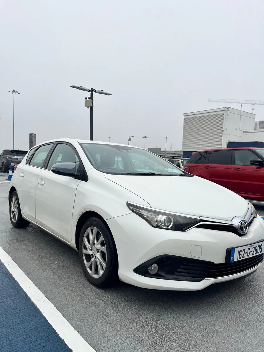 2016 Toyota Auris Business Edition Diesel - Image 3