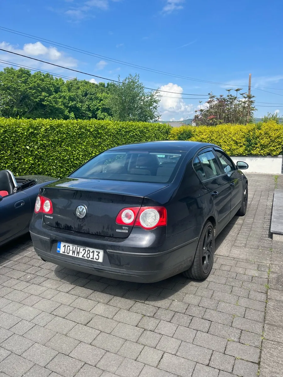 Volkswagen Passat - Image 2