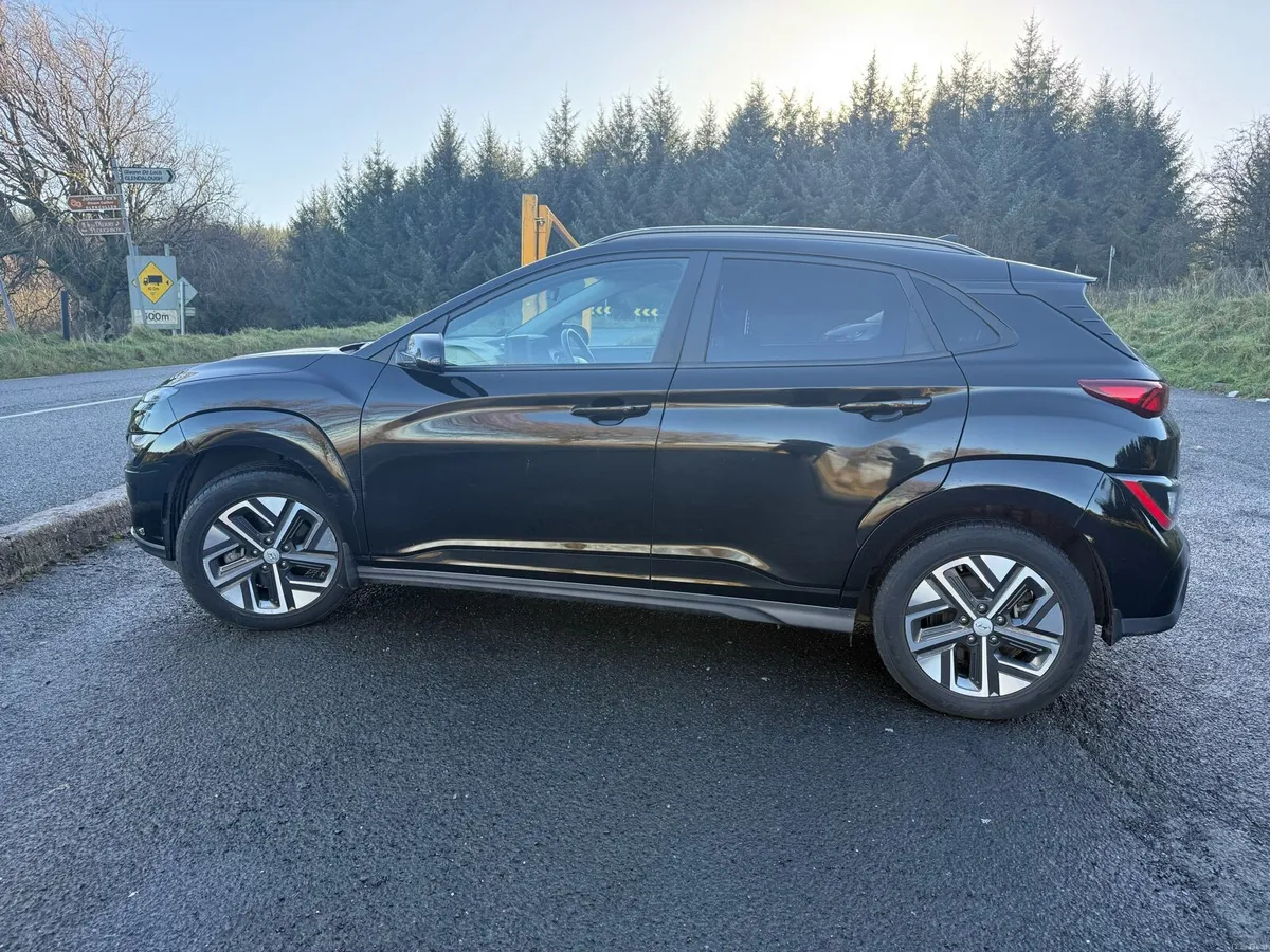 2022 Hyundai Kona electric - Image 2