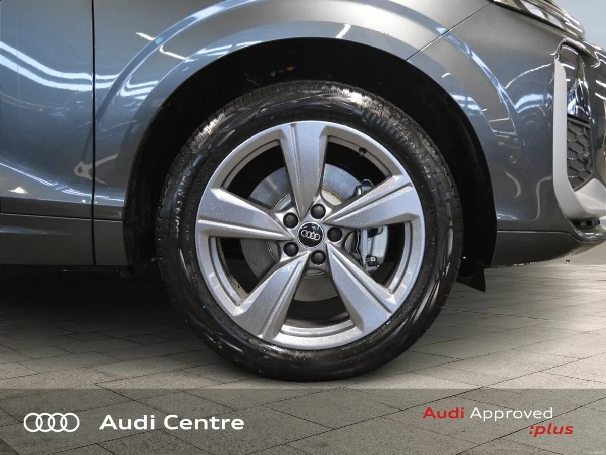 Audi Q3 E-HYBRID 270HP S-T S LINE - Image 3