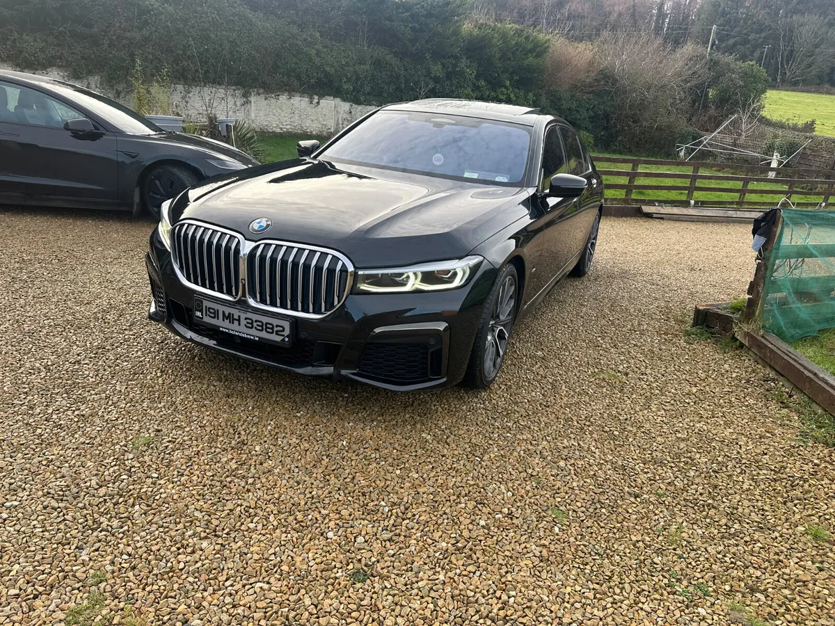 BMW 7-Series Long with every possible extra 2019 - Image 4