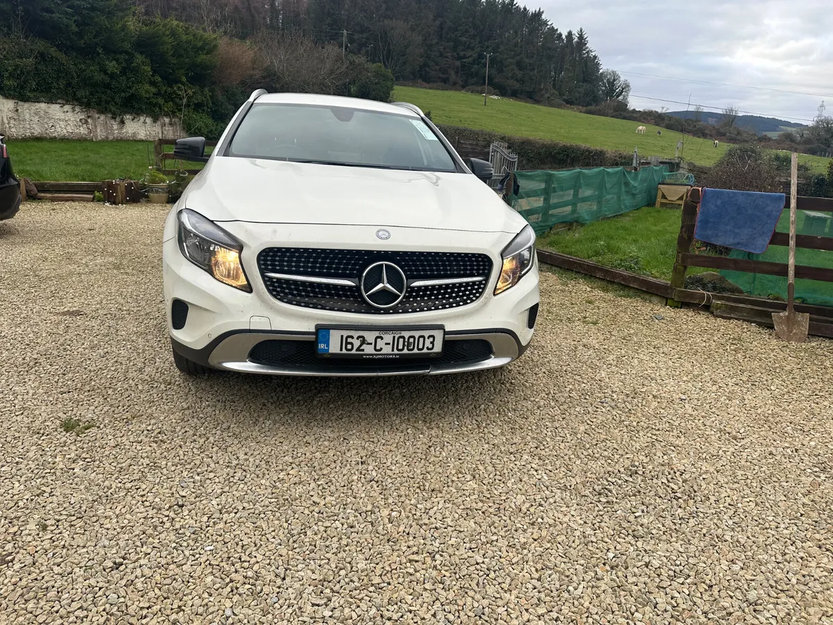 Mercedes-Benz GLA  2.0 D Automatic 2016 - Image 2