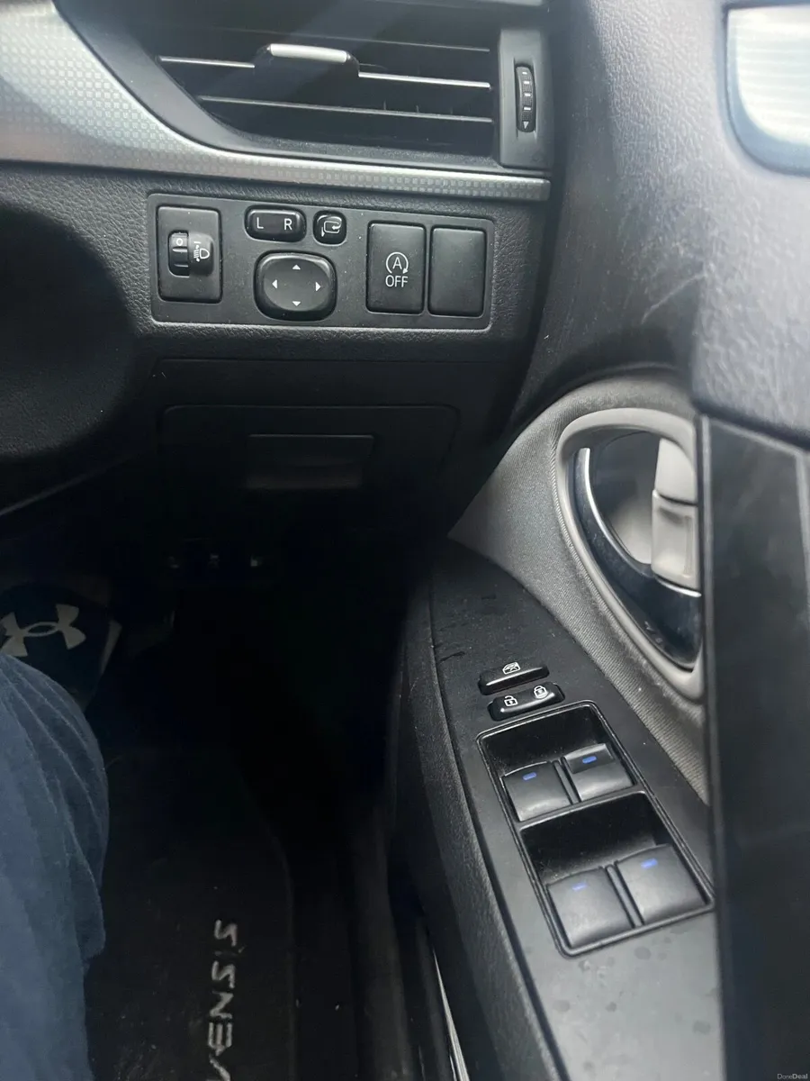 Toyota Avensis 1.6 D-4D  business edition 1016 - Image 2