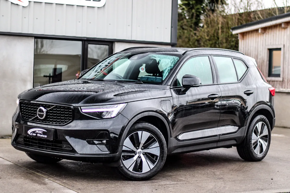 2022 VOLVO XC40 T-4 PLUS BRIGHT - Image 1