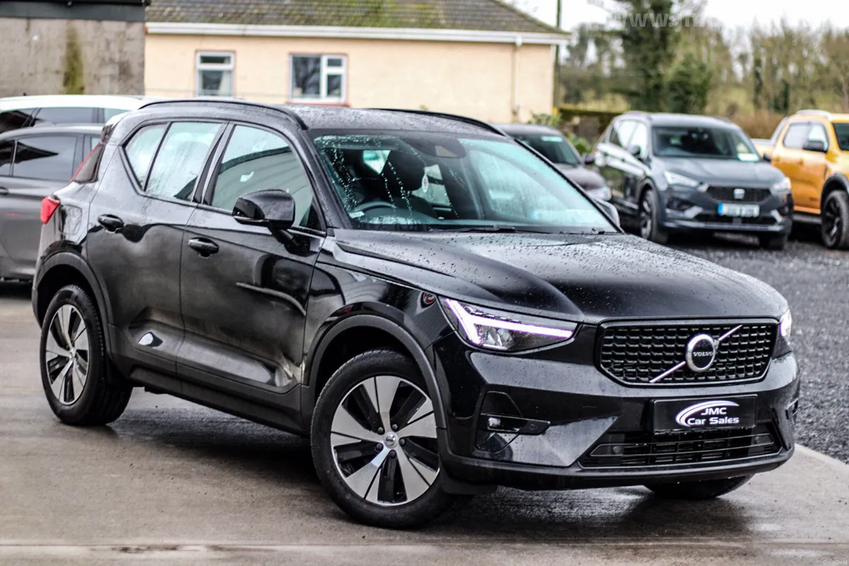 2022 VOLVO XC40 T-4 PLUS BRIGHT - Image 3