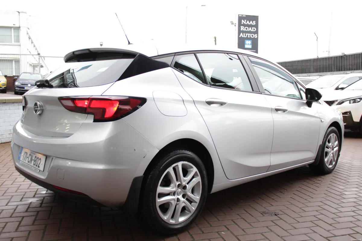 Opel Astra 2017 - Image 4