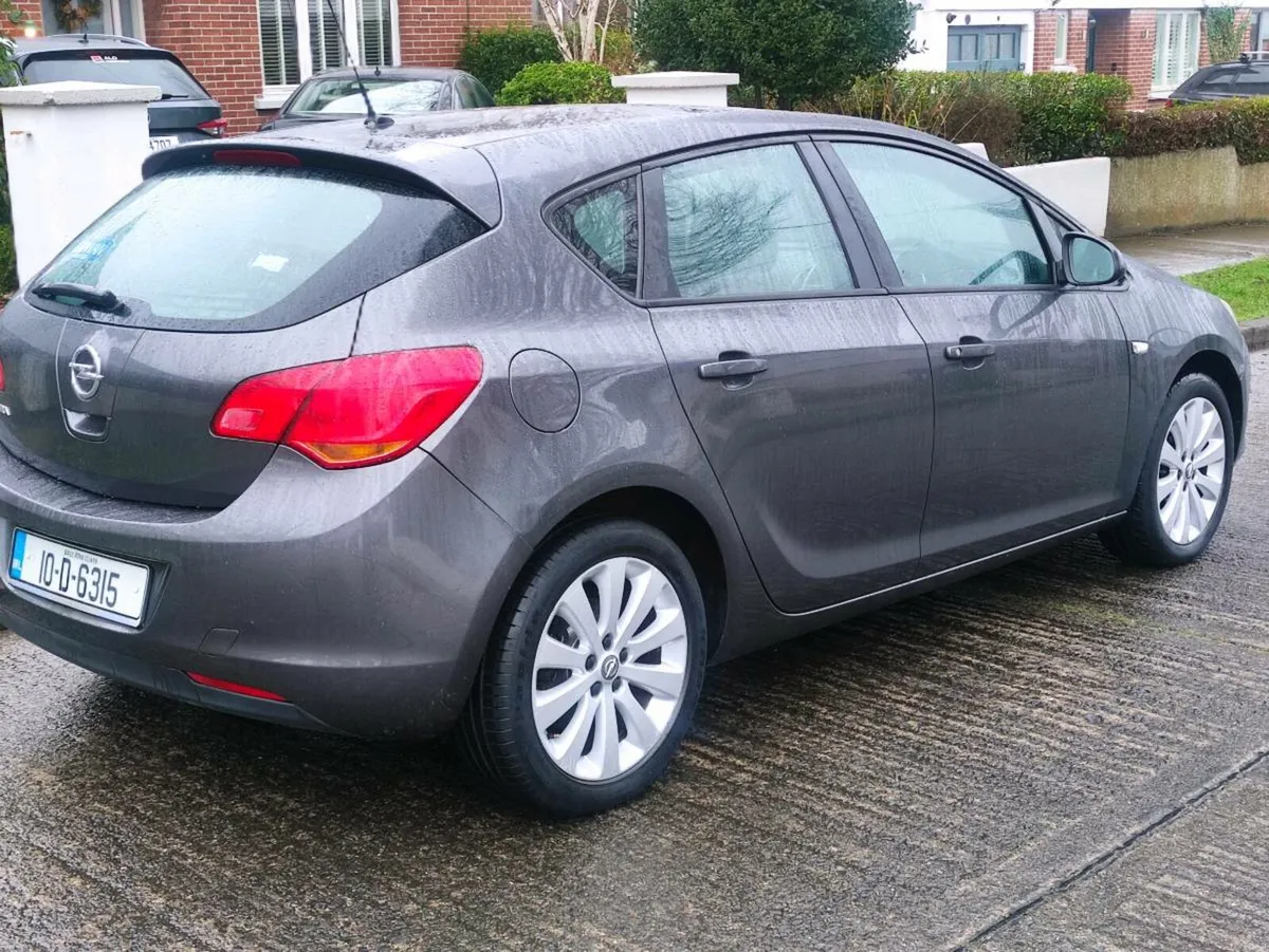 Opel Astra for sale super low mileage - Image 4