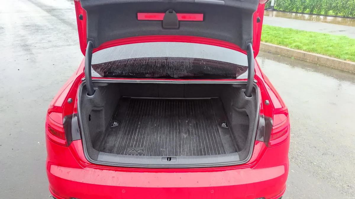 2016 Audi A4 2.0 TDI S Line Quattro S-Tronic 190hp - Image 4