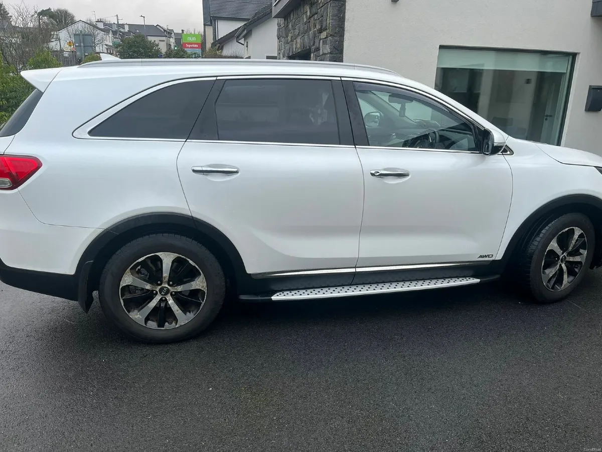 Kia Sorento 2017 - Image 1