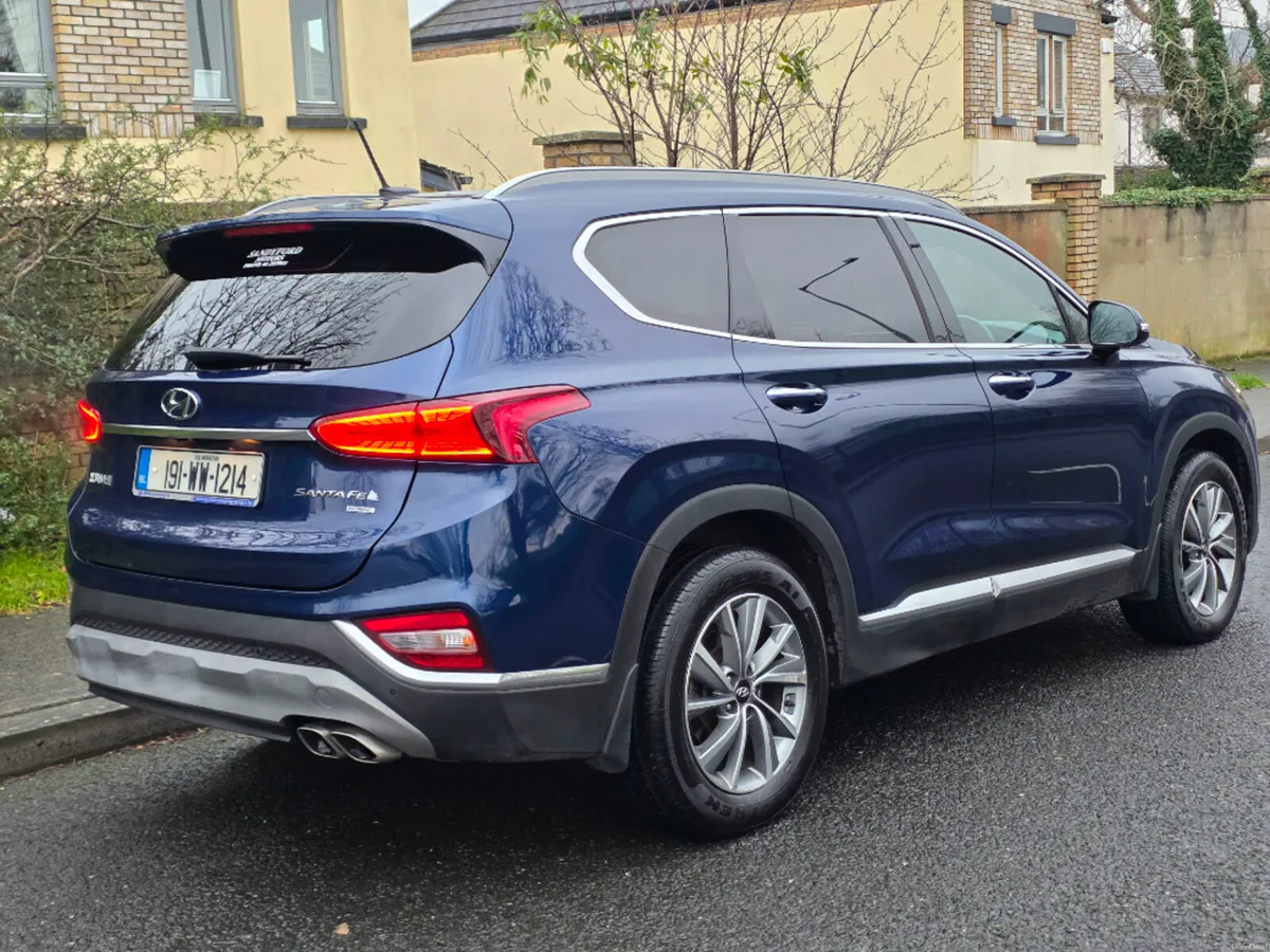 Hyundai Santa Fe 4WD Executive Plus 5DR - Image 3