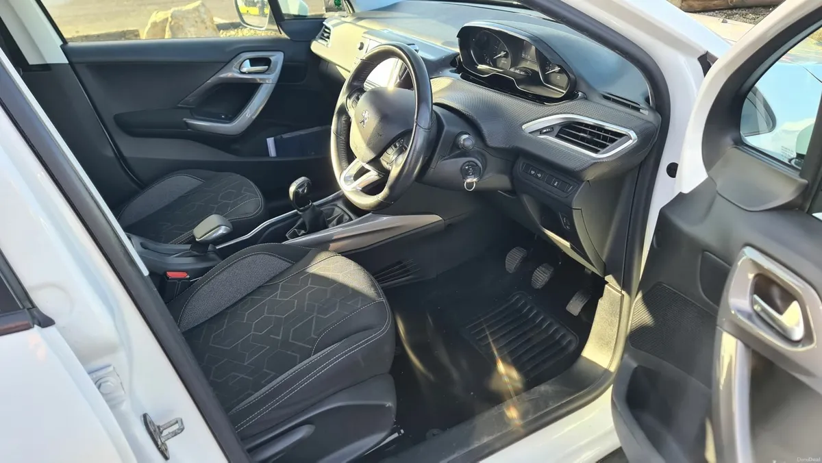 2017 Peugeot 2008 - £20 Tax - Full Service History - Image 2