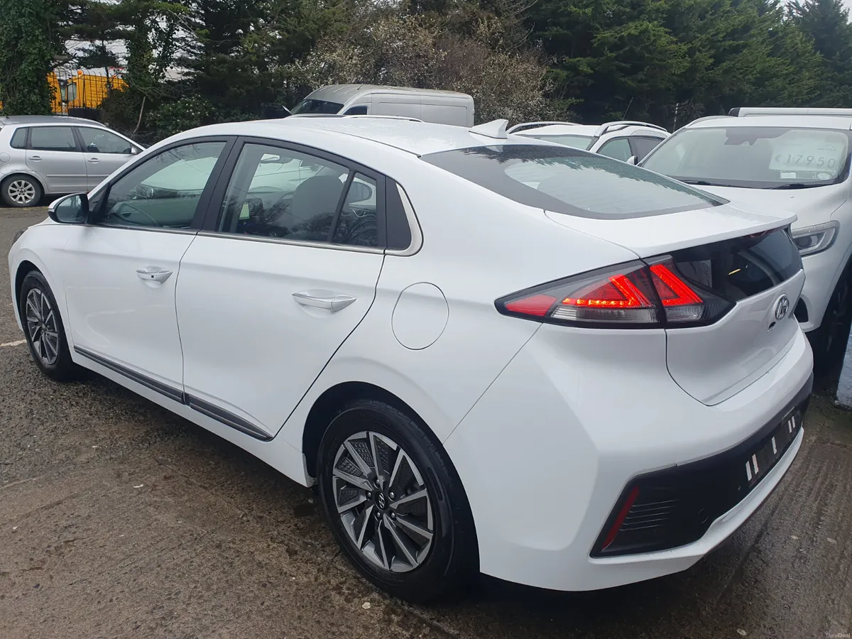 2022 HYUNDAI IONIQ PREMIUM AUTOMATIC - Image 4