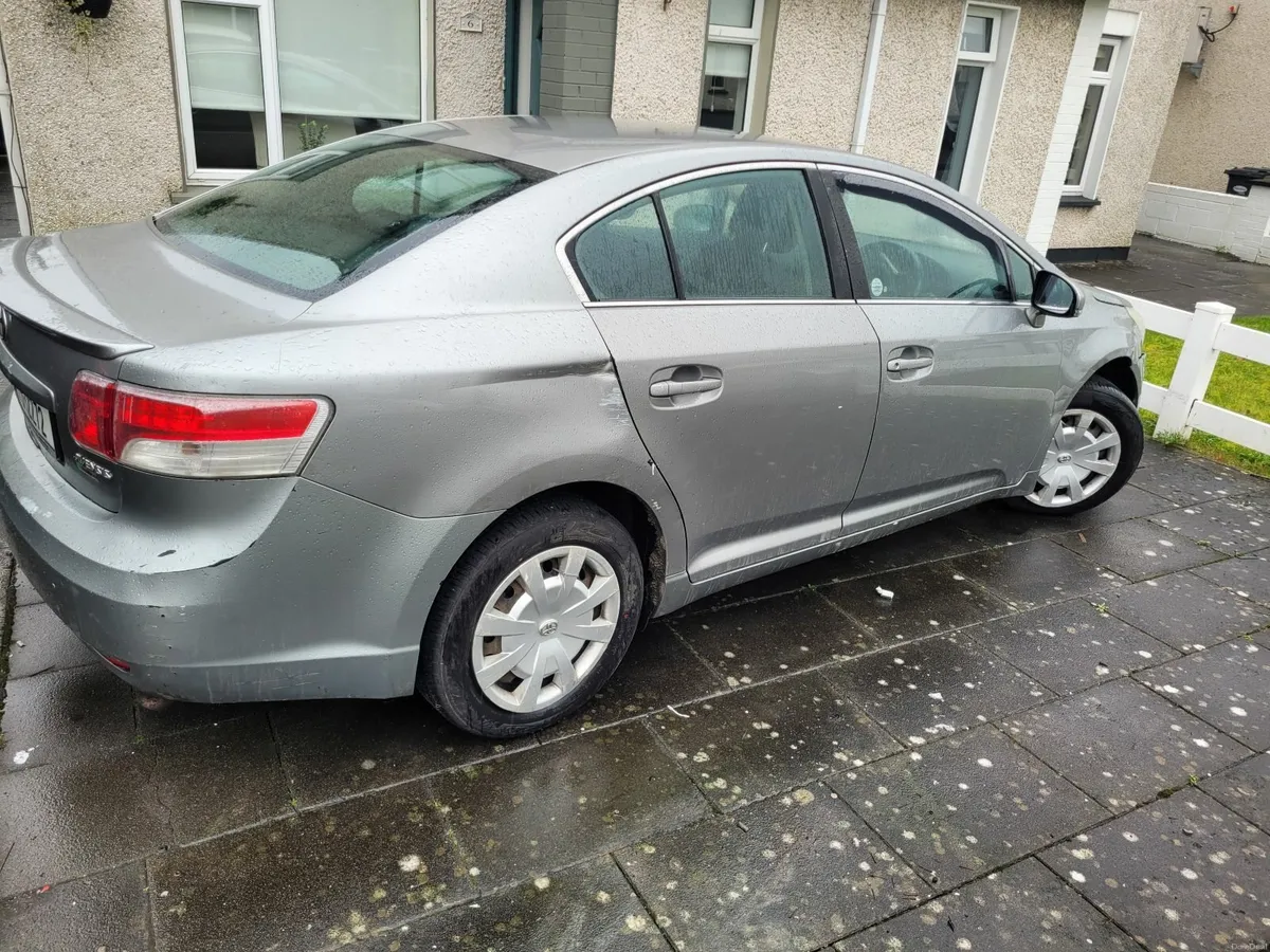 Toyota Avensis 2011 - Image 4