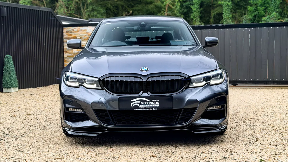 2020 (201)  BMW 330e M-SPORT  290BHP *VALUE ALERT - Image 3