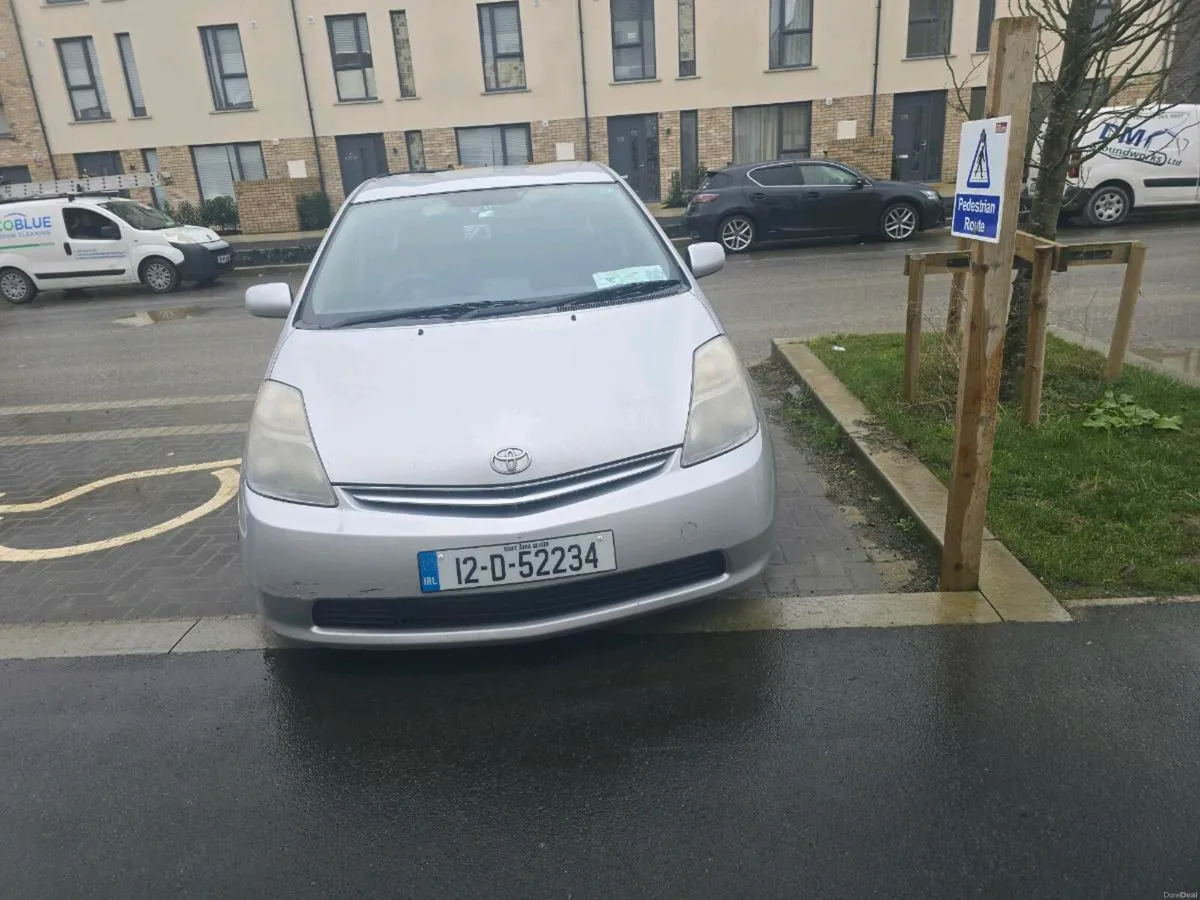 Toyota Prius 2012 - Image 2